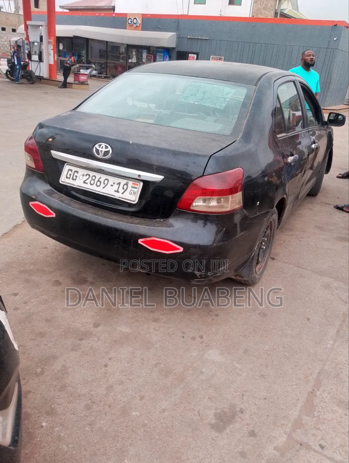 Toyota Yaris Base Sedan 4dr 2010 Black