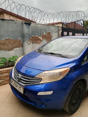 Nissan Versa 2014 Blue