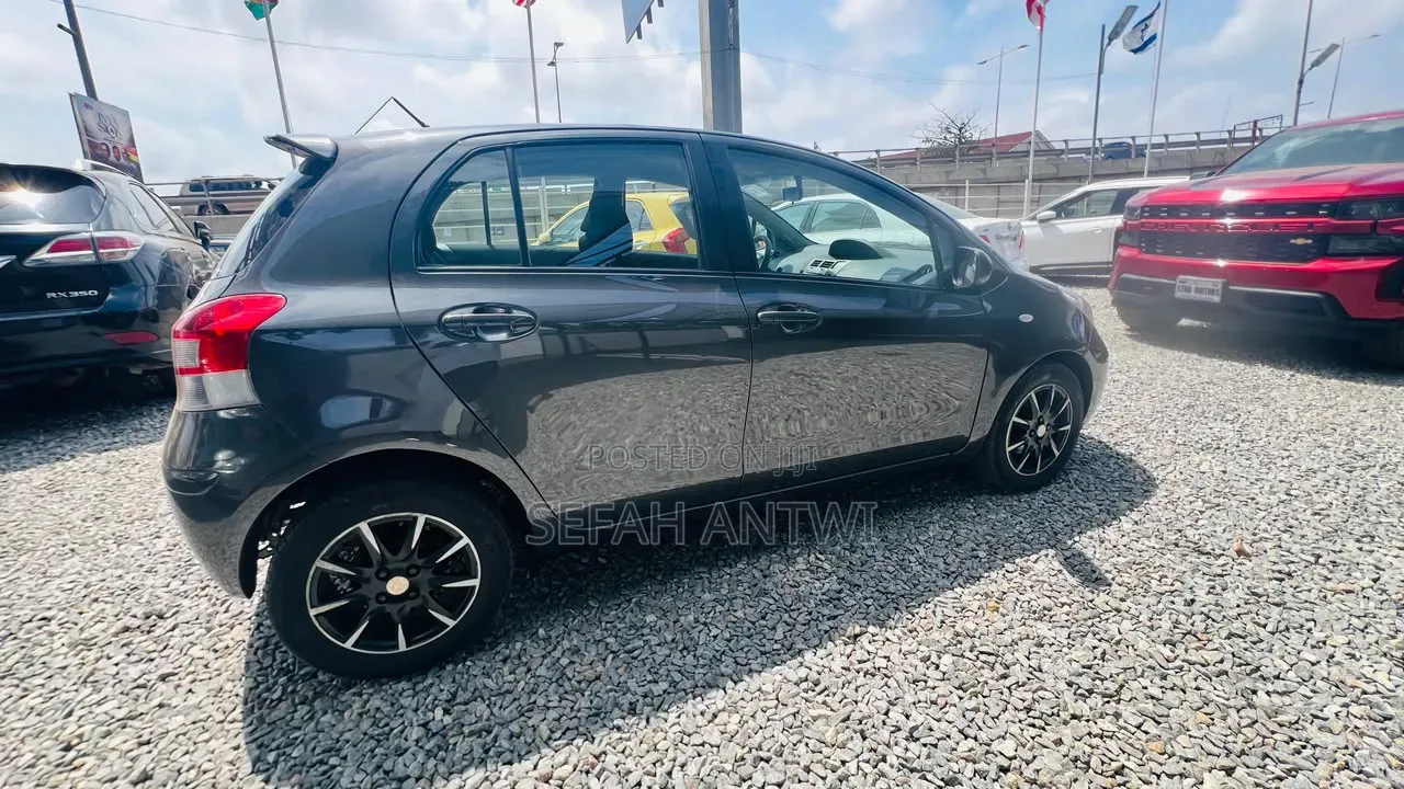 Toyota Yaris 2010 Black