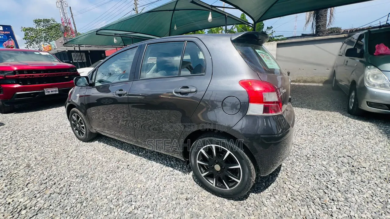 Toyota Yaris 2010 Black