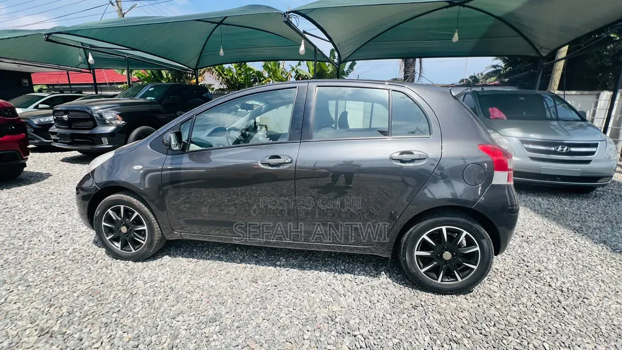 Toyota Yaris 2010 Black