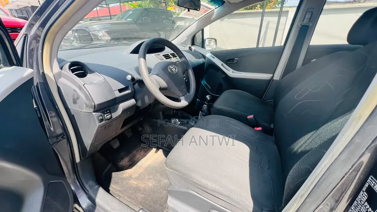 Toyota Yaris 2010 Black