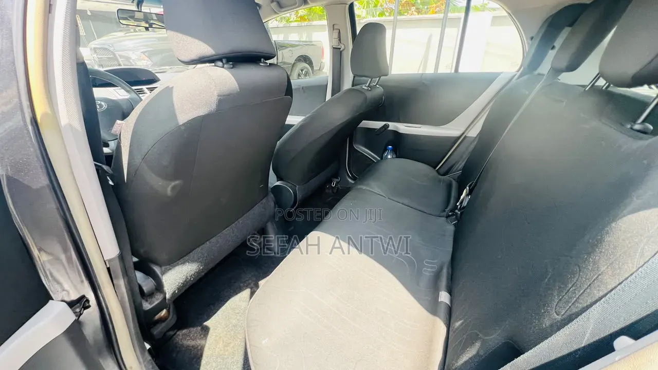Toyota Yaris 2010 Black
