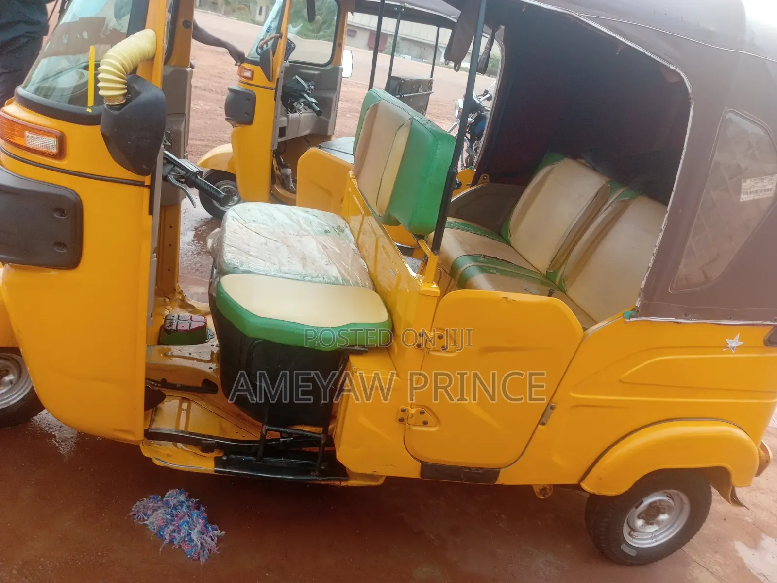 Bajaj RE 2025 Yellow