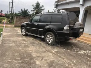 Mitsubishi Pajero 2015 Black
