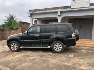 Mitsubishi Pajero 2015 Black