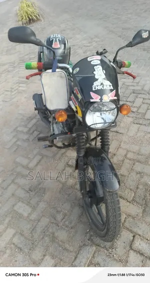 Bajaj Boxer 150 UG 2025 Black