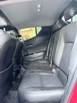 Toyota C-HR XLE 2021 Red