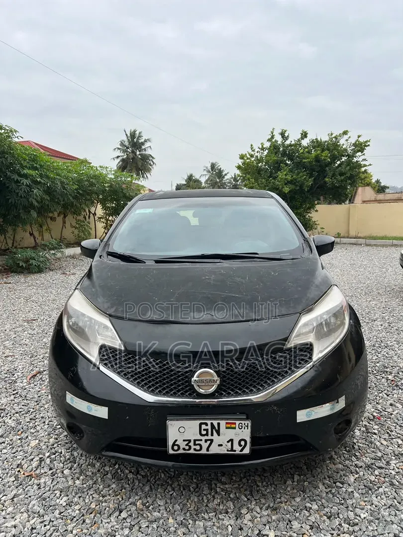 Nissan Versa 2016 Black