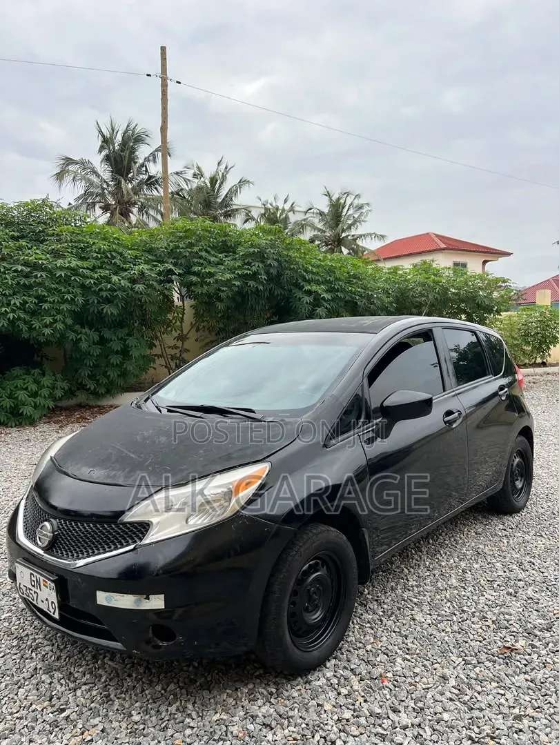 Nissan Versa 2016 Black