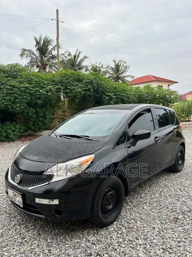 Nissan Versa 2016 Black