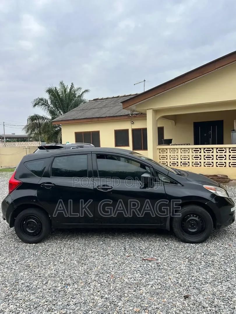 Nissan Versa 2016 Black