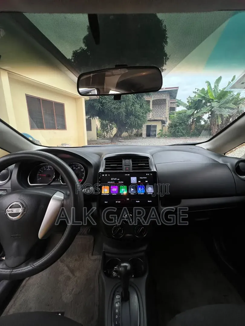 Nissan Versa 2016 Black