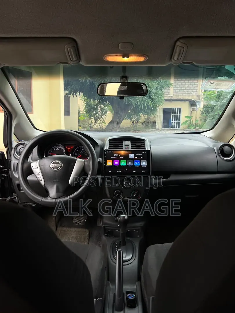 Nissan Versa 2016 Black