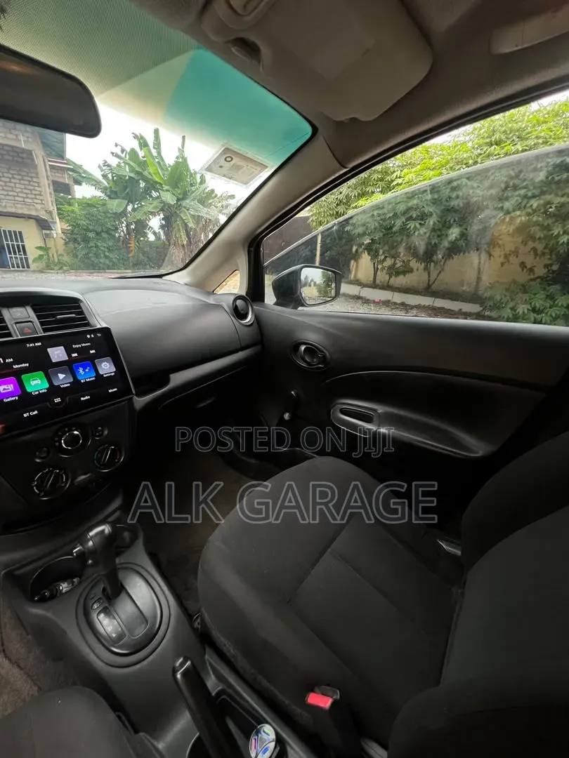 Nissan Versa 2016 Black