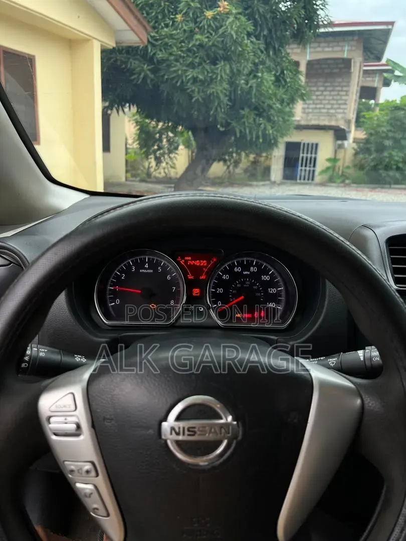 Nissan Versa 2016 Black