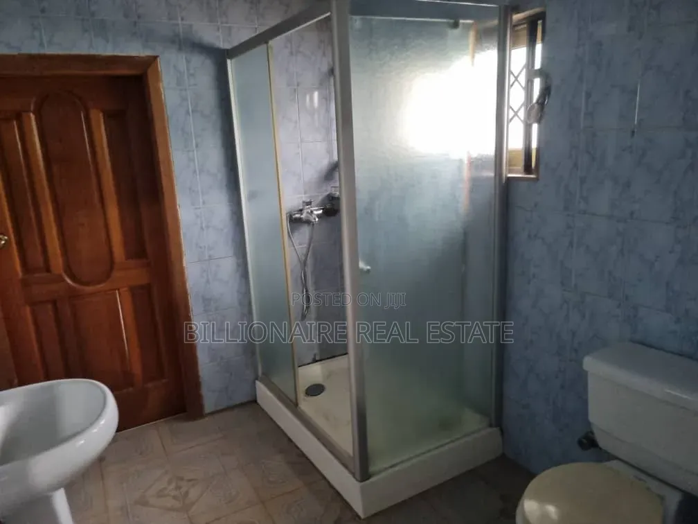 5bdrm House in Santasi Kokoben, Kumasi Metropolitan for rent
