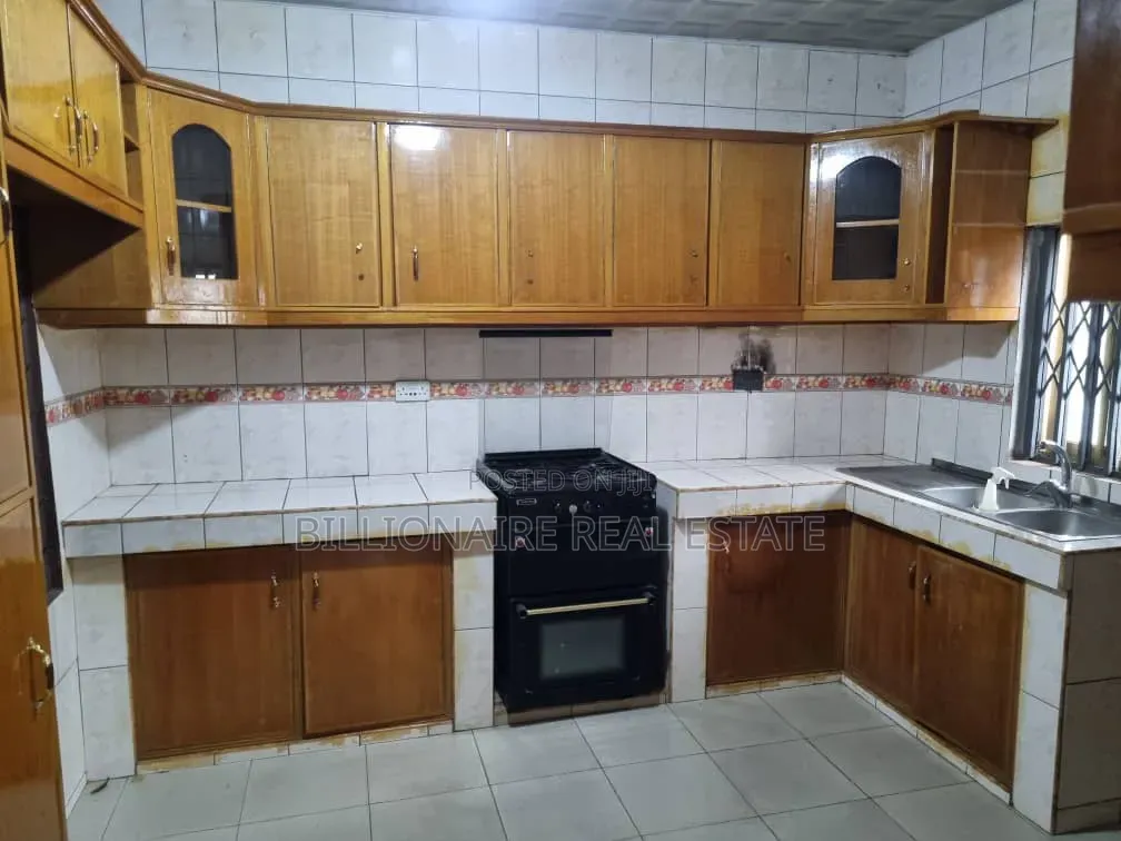 5bdrm House in Santasi Kokoben, Kumasi Metropolitan for rent
