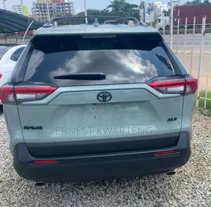 Toyota RAV4 2020 Blue
