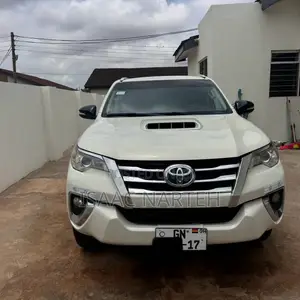 Toyota Fortuner 3.0 D Turbo AWD 2017 White