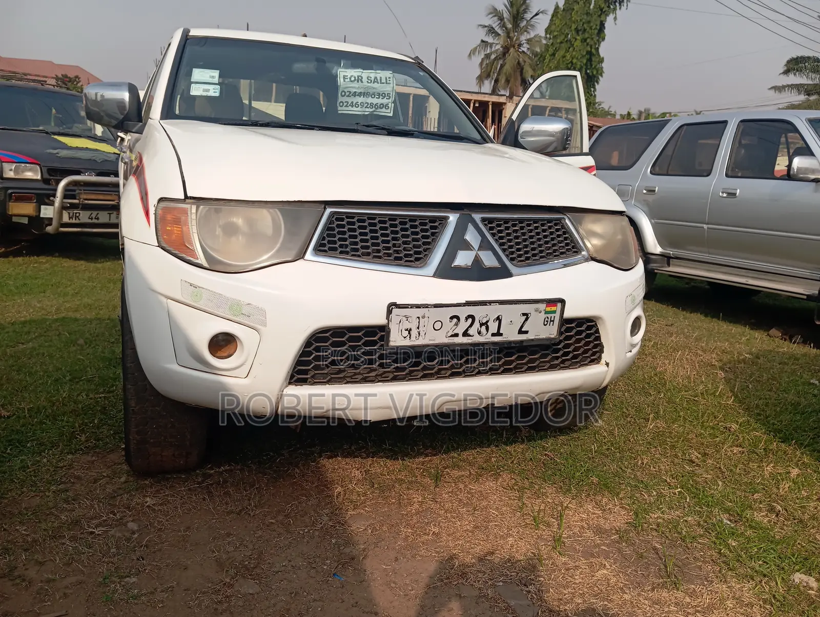 Vehicle Mitsubishi Picked Up