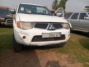 Vehicle Mitsubishi Picked Up