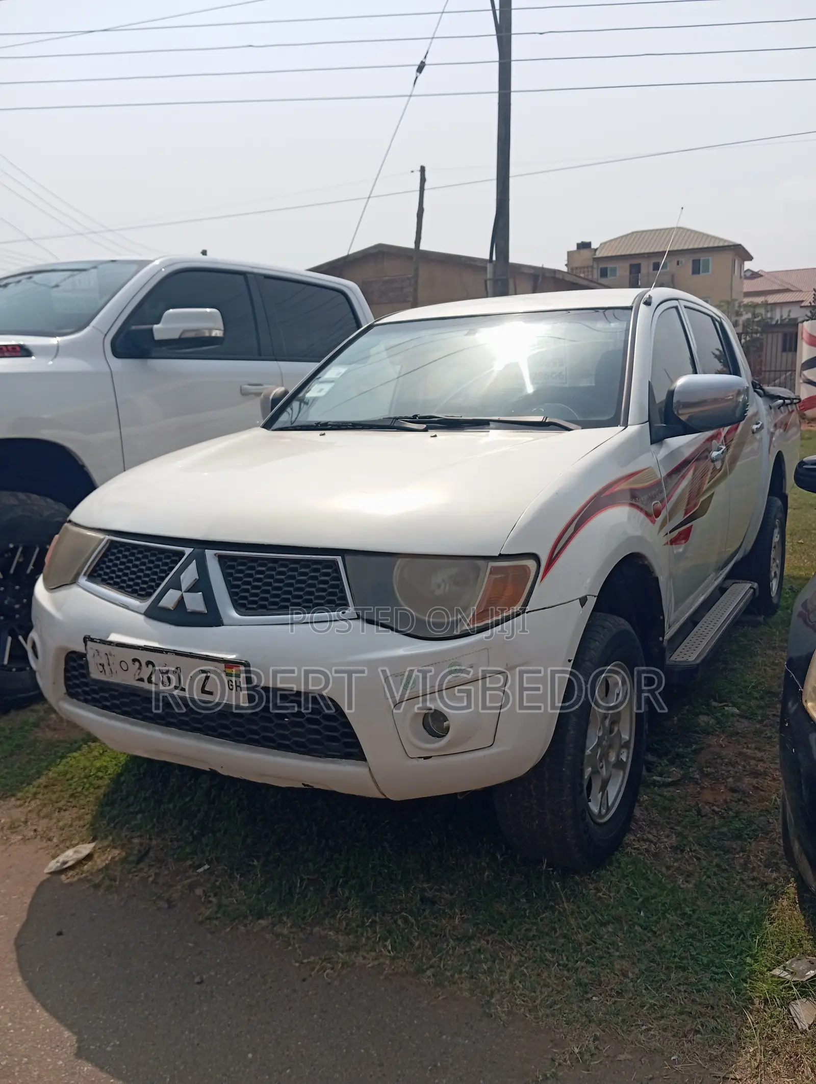 Vehicle Mitsubishi Picked Up
