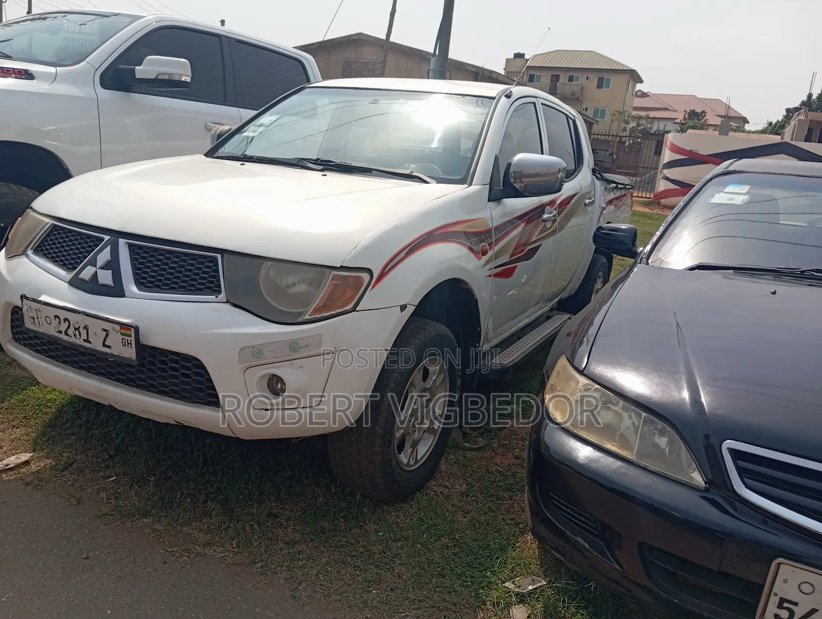 Vehicle Mitsubishi Picked Up