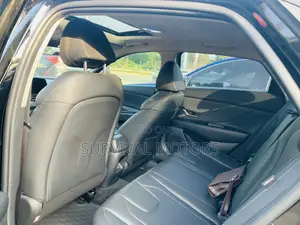Hyundai Elantra Limited IVT 2025 Black