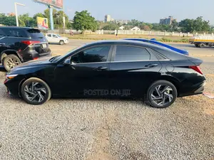 Hyundai Elantra Limited IVT 2025 Black