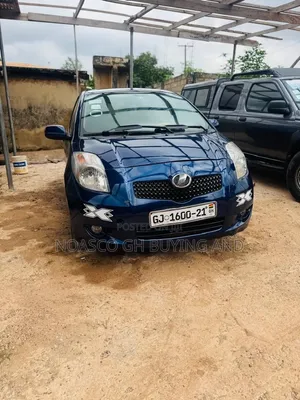 Toyota Vitz 2010 Blue