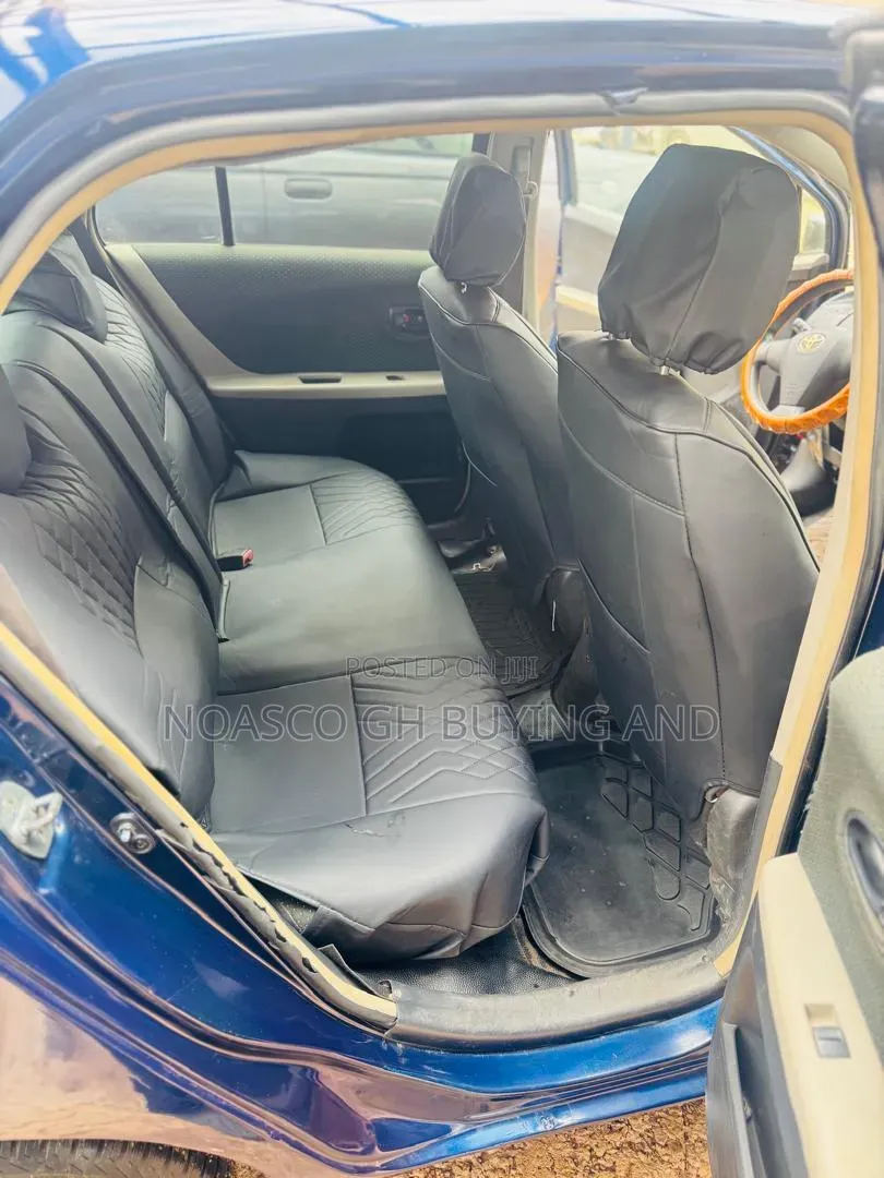 Toyota Vitz 2010 Blue