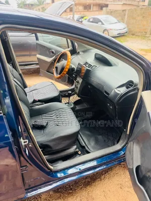 Toyota Vitz 2010 Blue