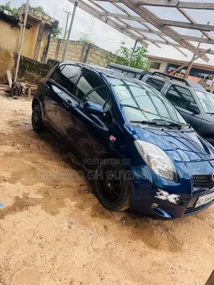 Toyota Vitz 2010 Blue
