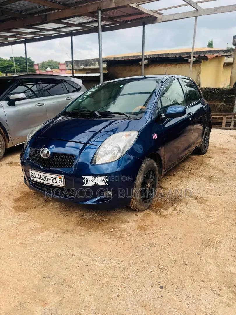 Toyota Vitz 2010 Blue