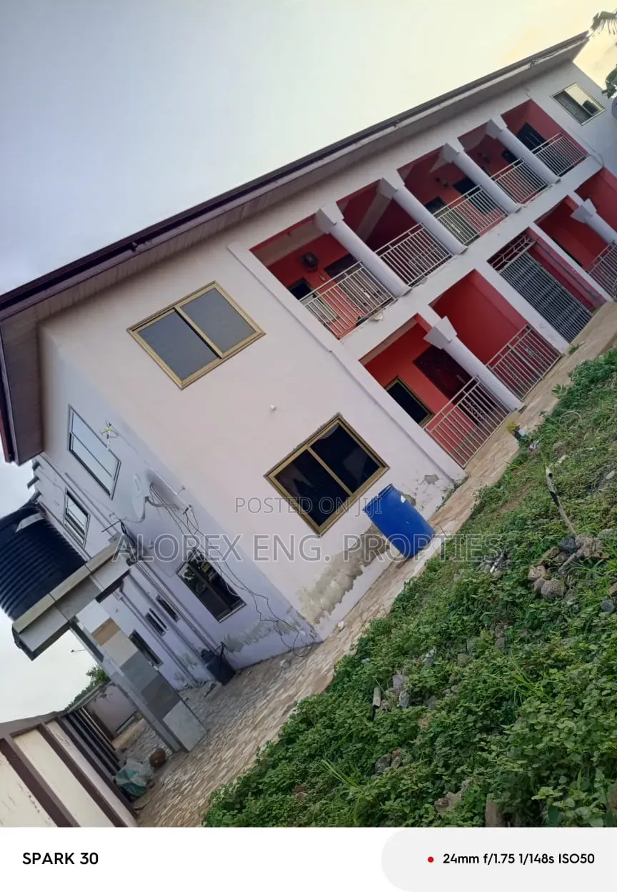 1bdrm Apartment in Adenta Amrahia, Malejor for rent