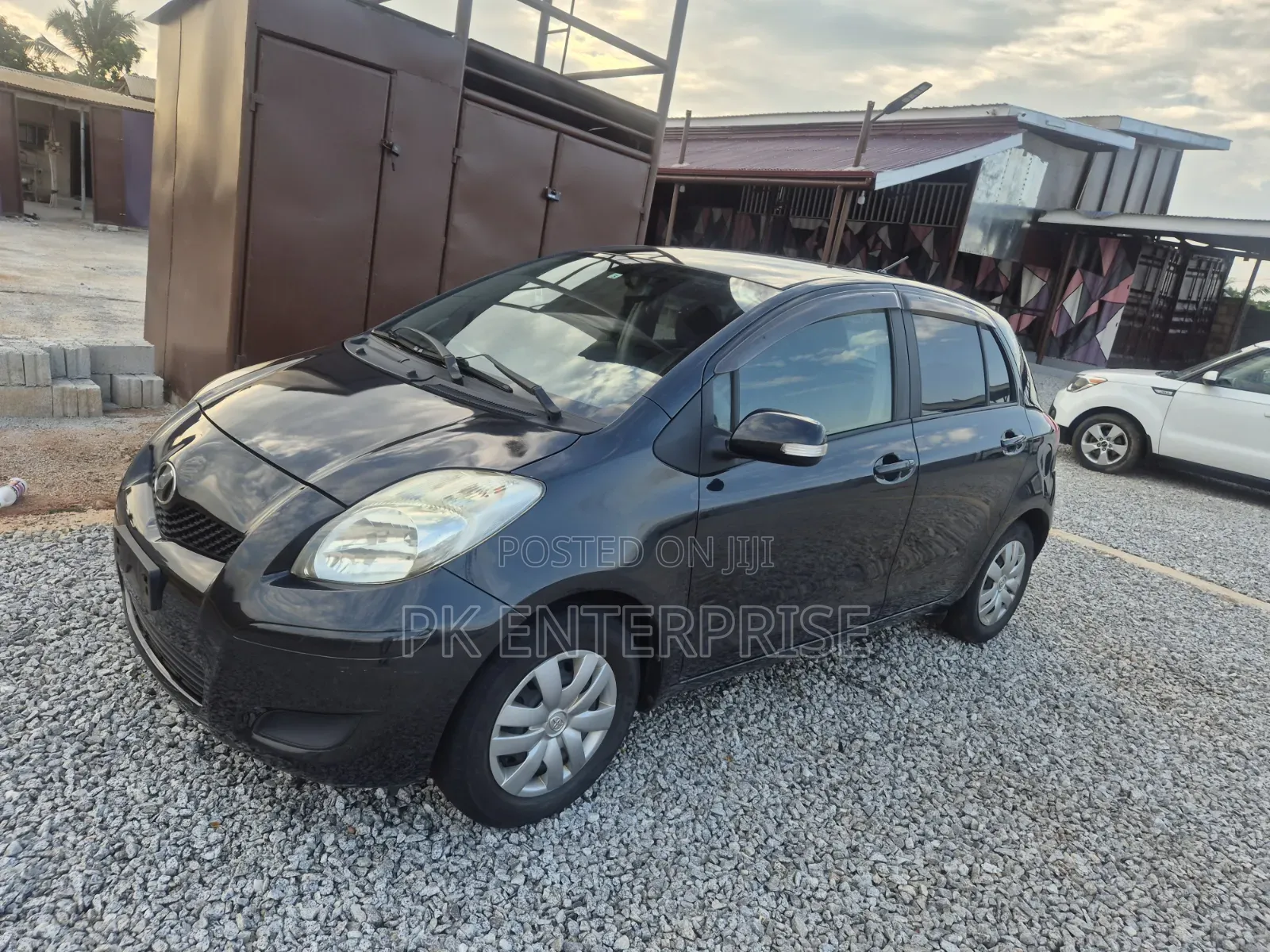 Toyota Vitz 2010 Black
