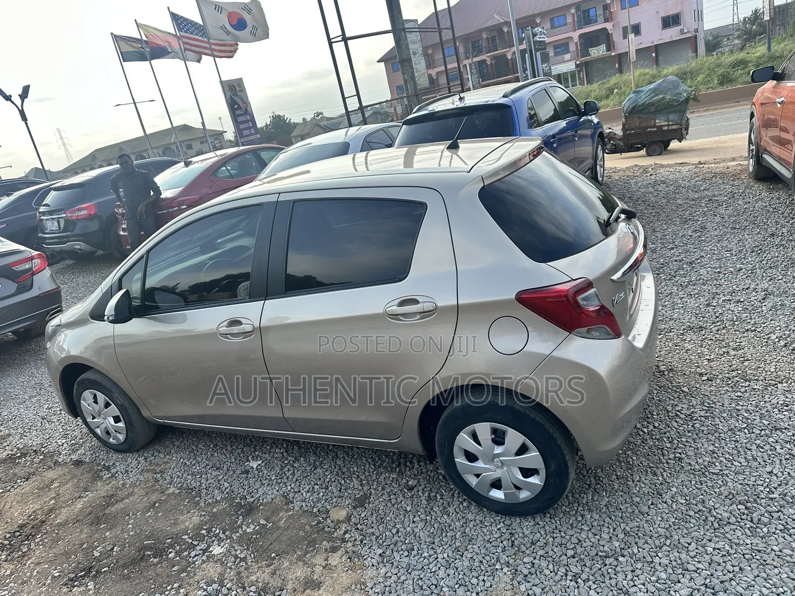 Toyota Vitz 2015 Gold