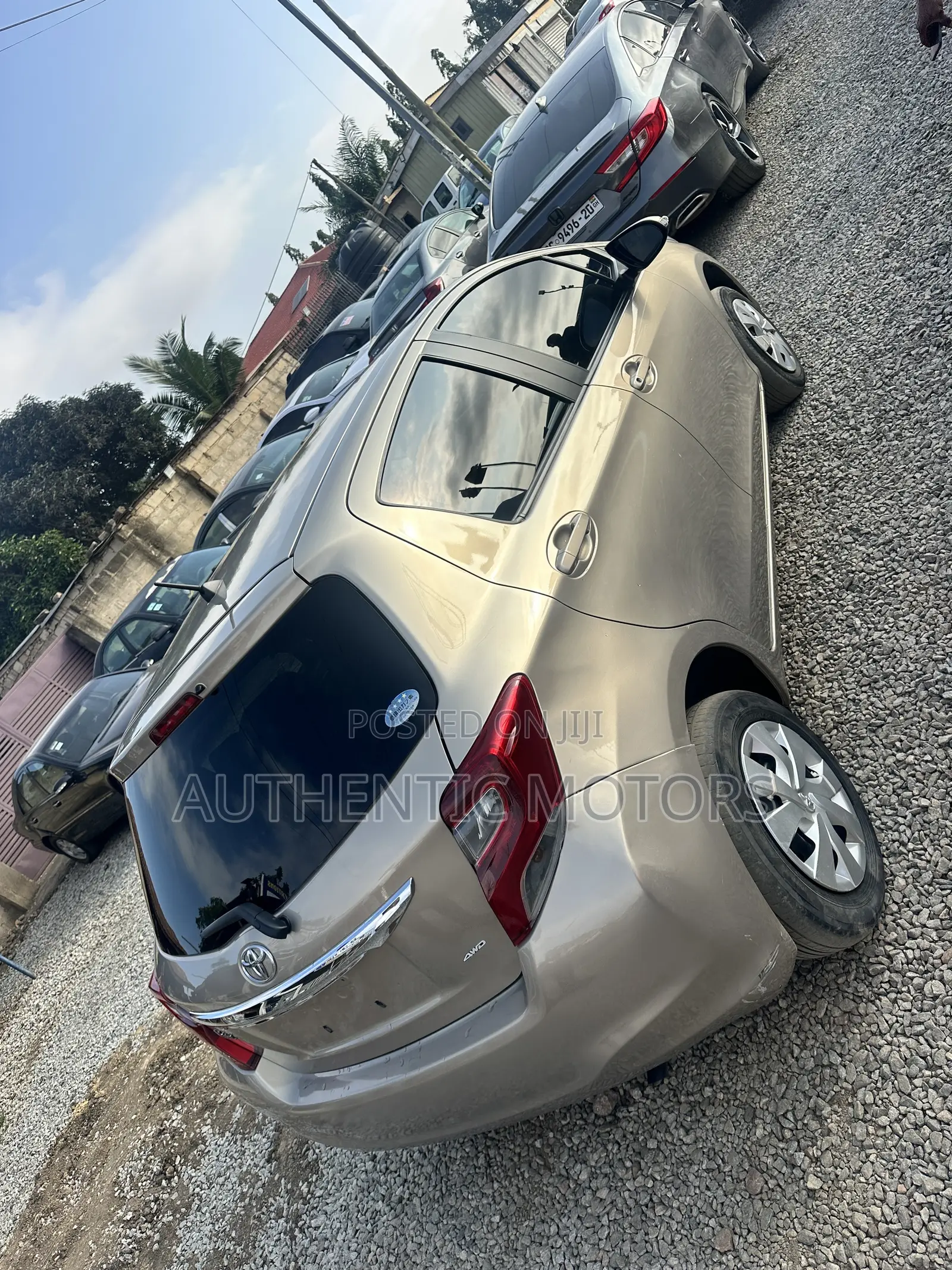 Toyota Vitz 2015 Gold