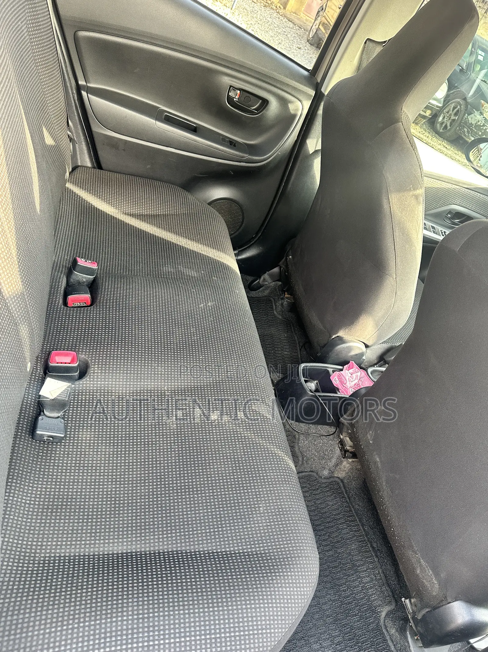 Toyota Vitz 2015 Gold