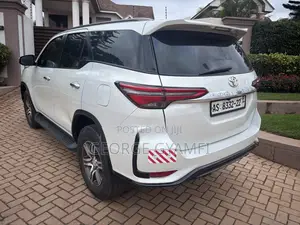 Toyota Fortuner 2.7 AWD 2017 White