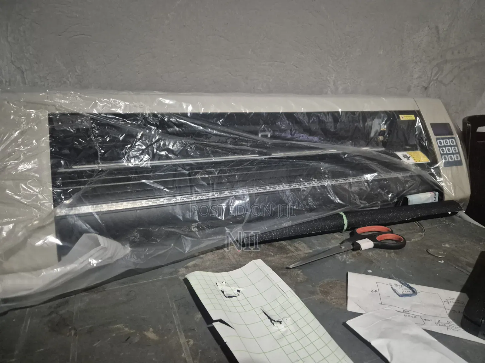 Brand New Cutting Plotter 28inches in Box