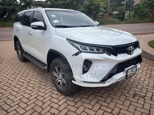 Toyota Fortuner 2.7 AWD 2017 White