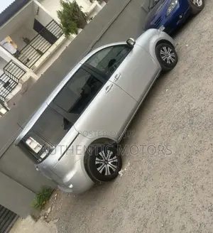 Toyota Sienta 2012 Silver