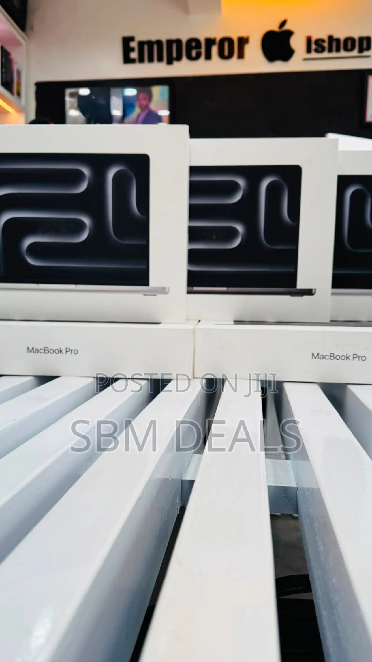 New Laptop Apple MacBook Pro 2025 M5 16GB Apple M5 SSD 1T