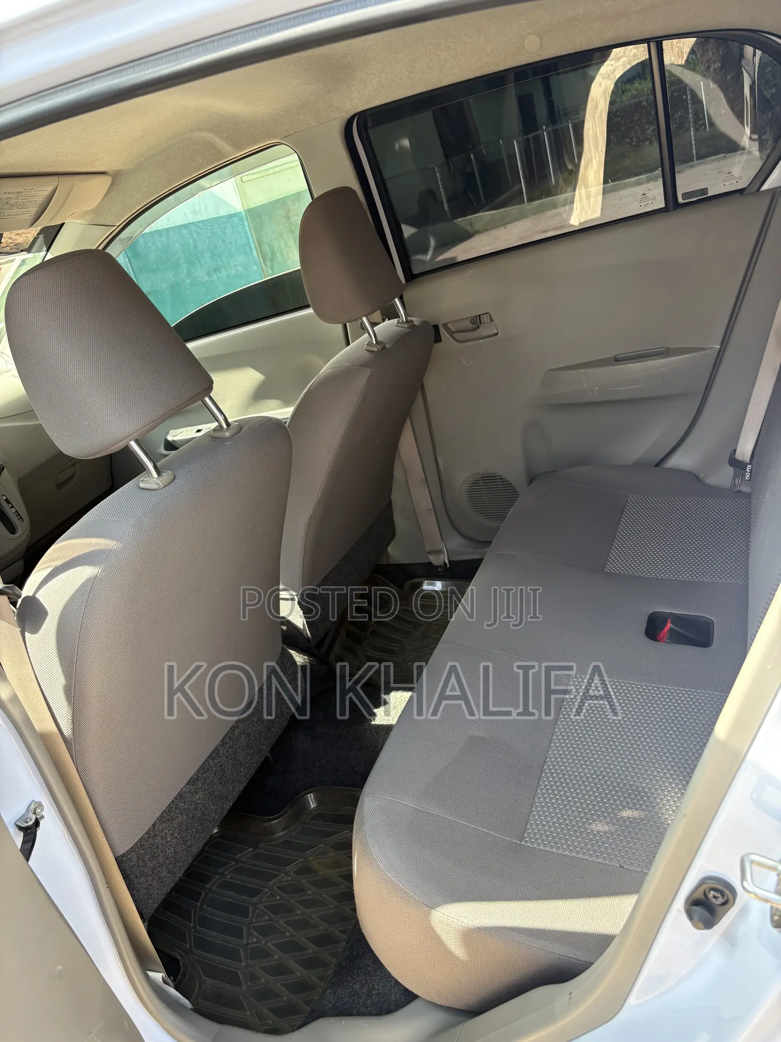 Daihatsu Mira 2016