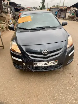 Toyota Yaris Base Sedan 4dr 2010 Black