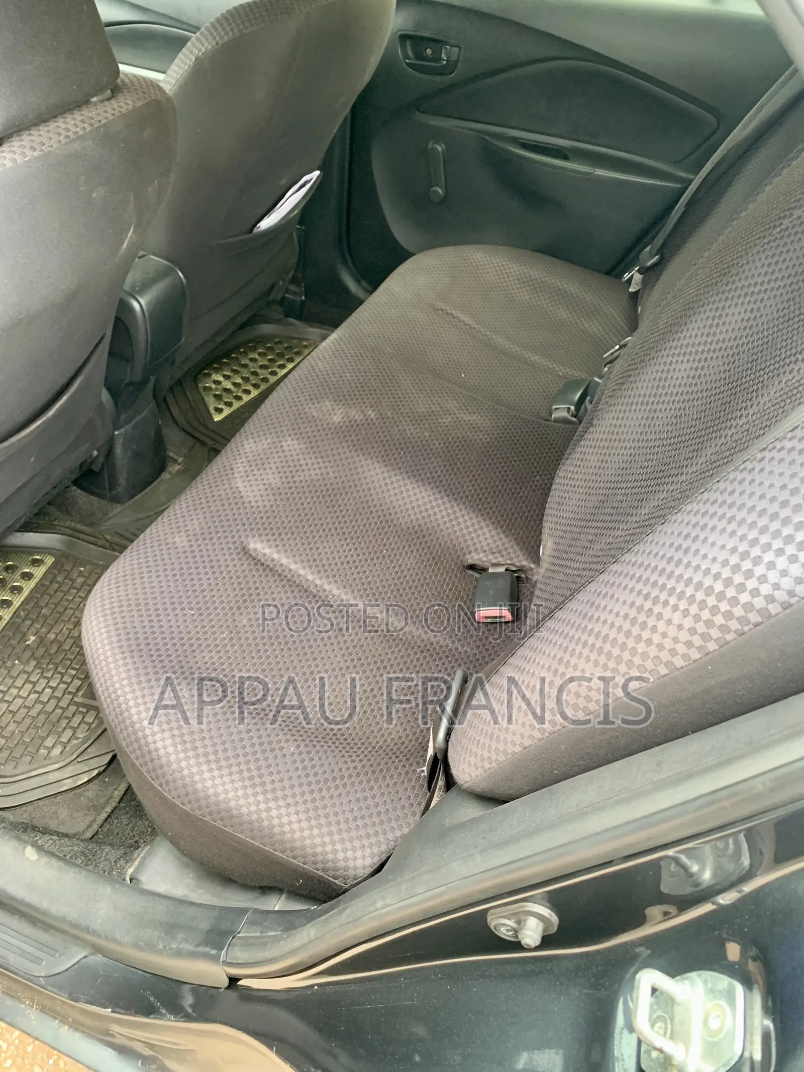 Toyota Yaris Base Sedan 4dr 2010 Black