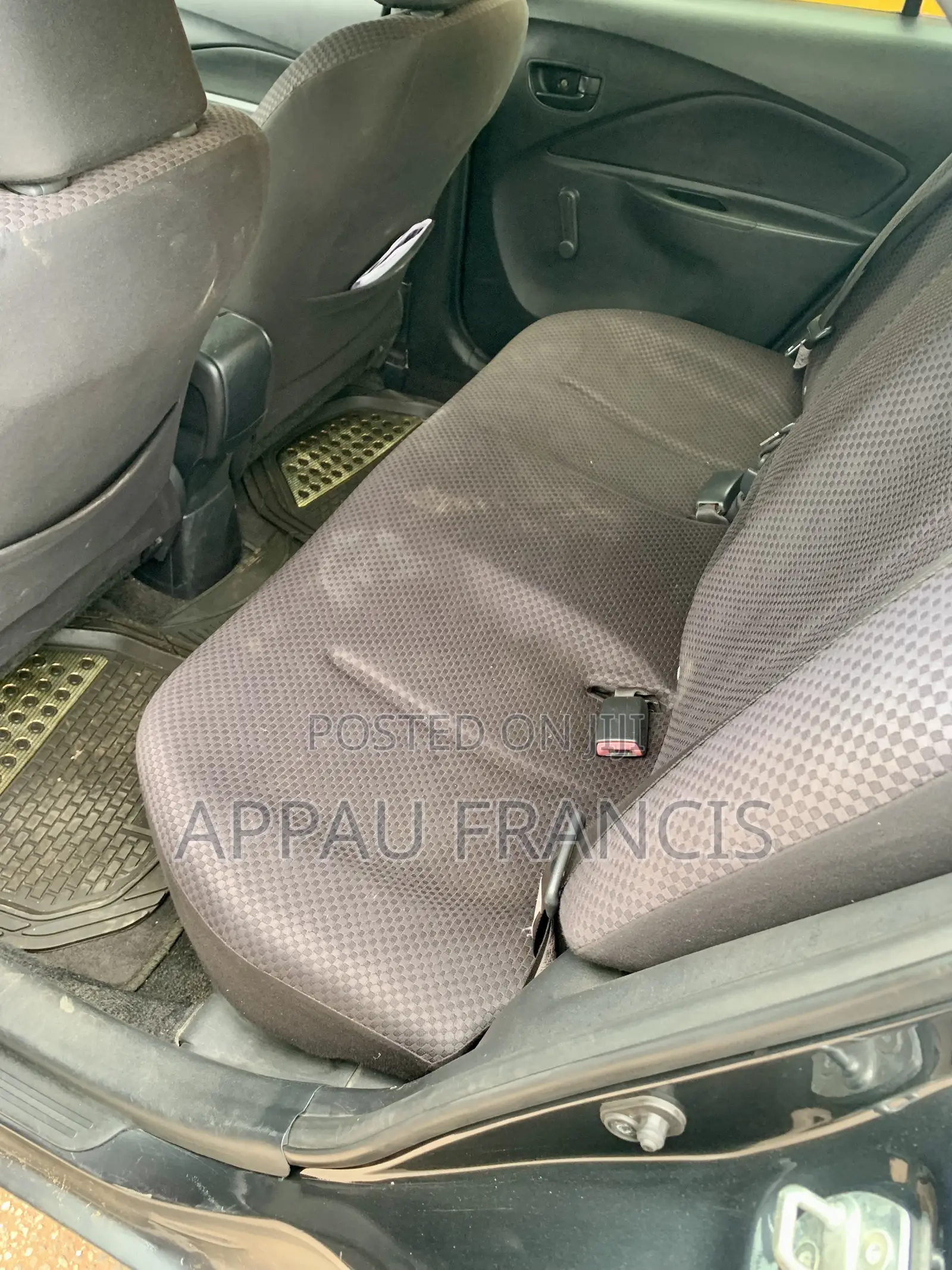 Toyota Yaris Base Sedan 4dr 2010 Black
