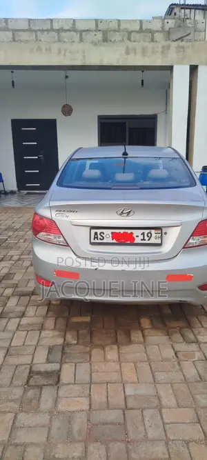 Hyundai Accent 2013 Silver
